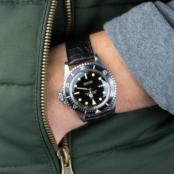 Handmade leather watch strap Black Alligator Round scale