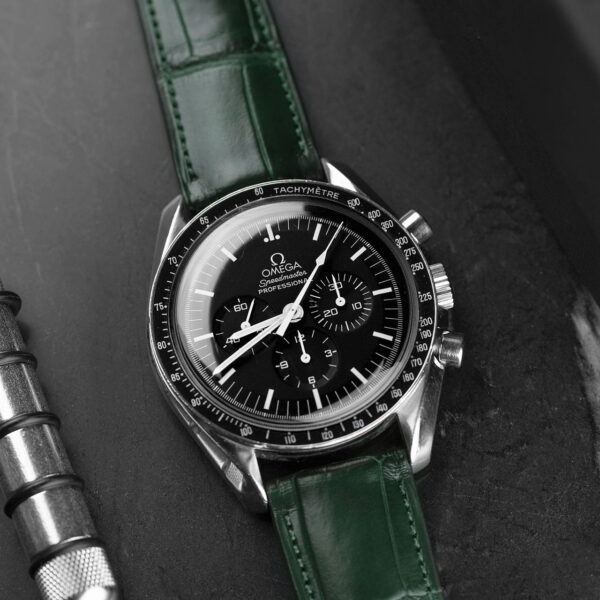 Handmade leather watch strap Green Alligator Belly scale