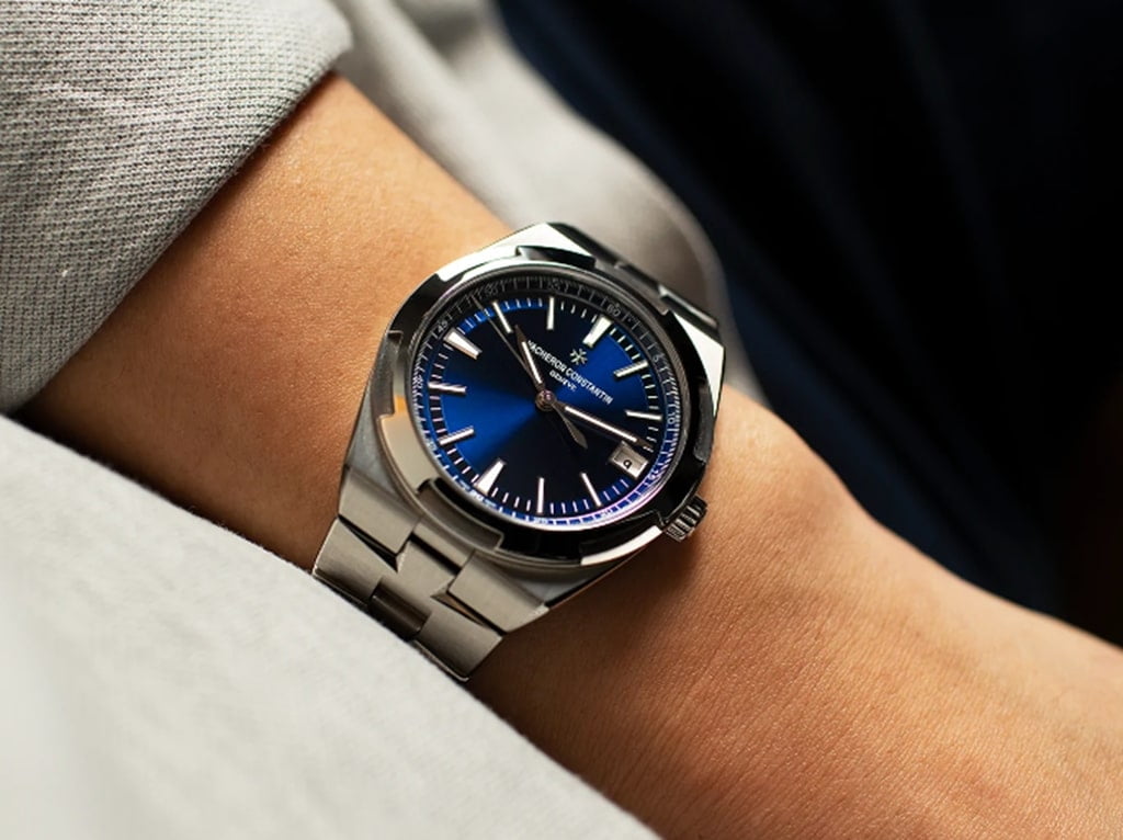 Best-watch-to-buy-for-investment-Vacheron-Constantin-Overseas-4500V